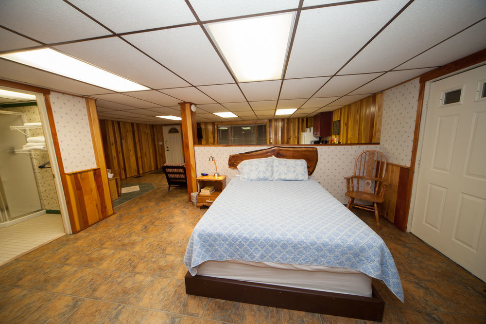 Log Cabin Lodge & Suites Jones Mills Екстериор снимка