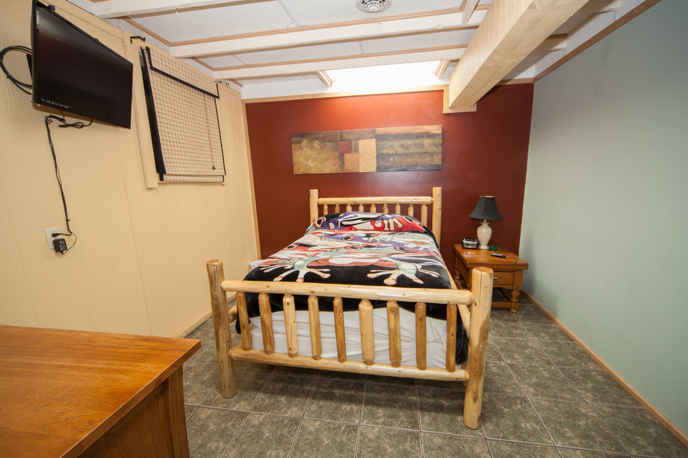 Log Cabin Lodge & Suites Jones Mills Екстериор снимка