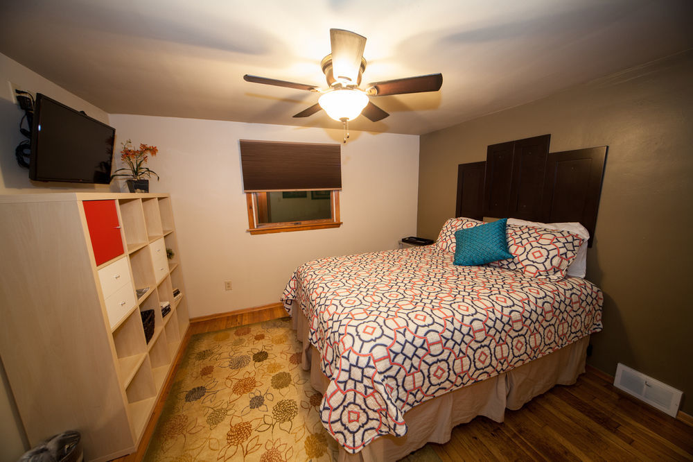 Log Cabin Lodge & Suites Jones Mills Екстериор снимка