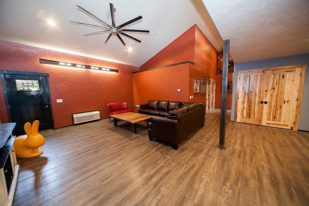 Log Cabin Lodge & Suites Jones Mills Екстериор снимка