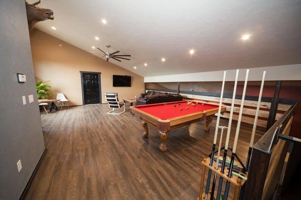 Log Cabin Lodge & Suites Jones Mills Екстериор снимка